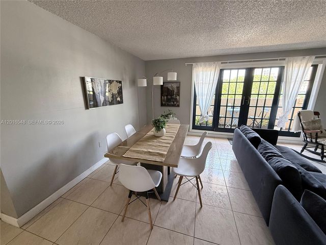 110 Salamanca Ave PH, Coral Gables, FL 33134