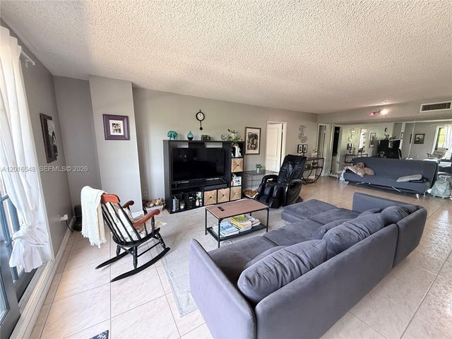 110 Salamanca Ave PH, Coral Gables, FL 33134