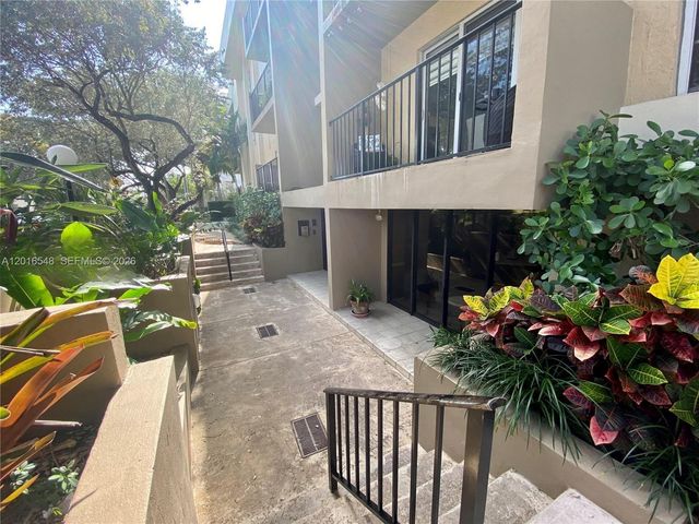 110 Salamanca Ave PH, Coral Gables, FL 33134