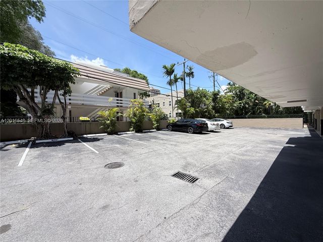 110 Salamanca Ave PH, Coral Gables, FL 33134