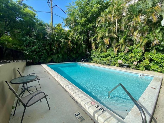 110 Salamanca Ave PH, Coral Gables, FL 33134