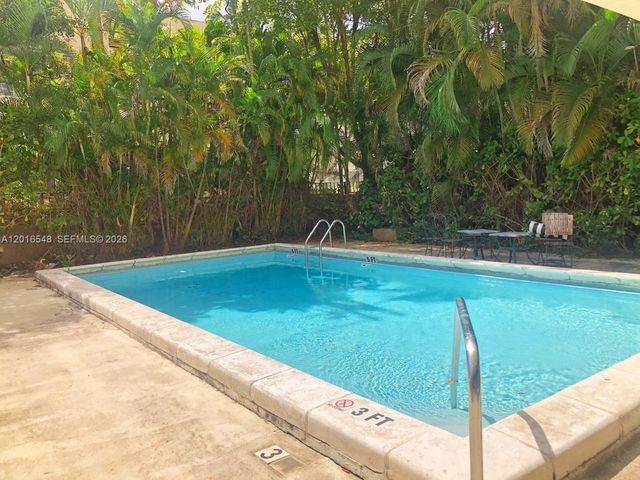 110 Salamanca Ave PH, Coral Gables, FL 33134