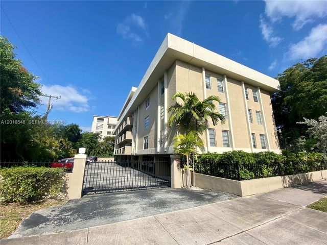 110 Salamanca Ave PH, Coral Gables, FL 33134