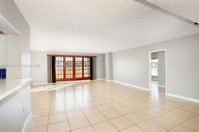 110 Salamanca Ave PH, Coral Gables, FL 33134