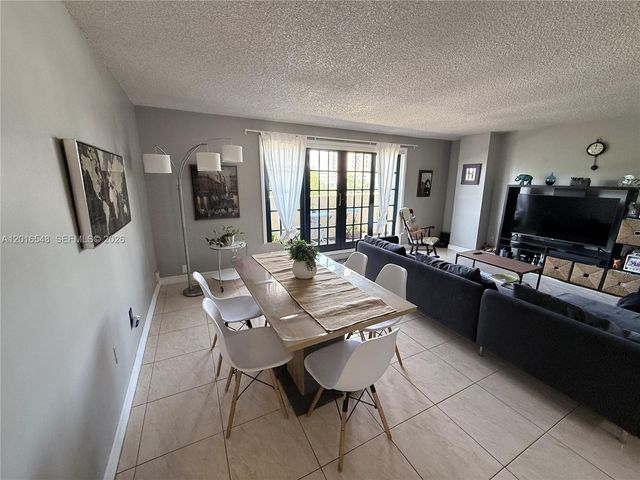 110 Salamanca Ave PH, Coral Gables, FL 33134