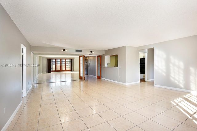 110 Salamanca Ave PH, Coral Gables, FL 33134
