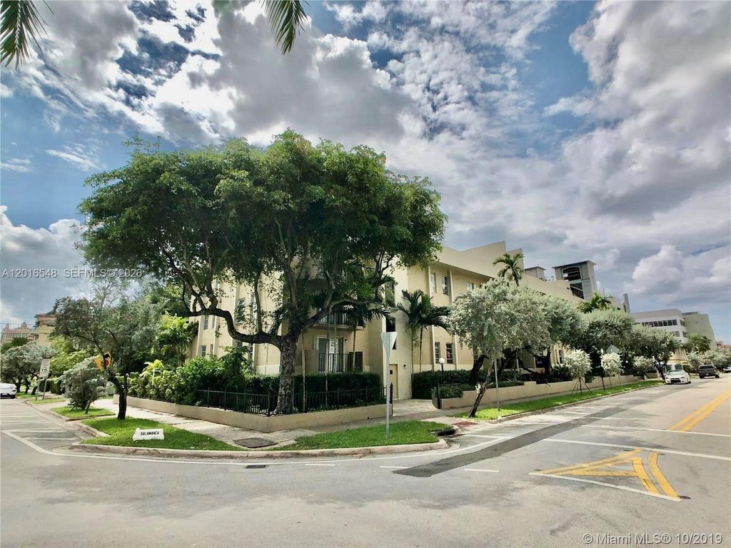 110 Salamanca Ave PH, Coral Gables, FL 33134
