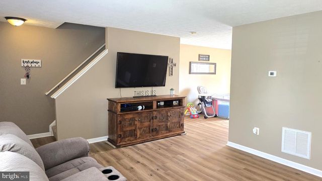 126 EQUESTRIAN DR, Stephens City, VA 22655