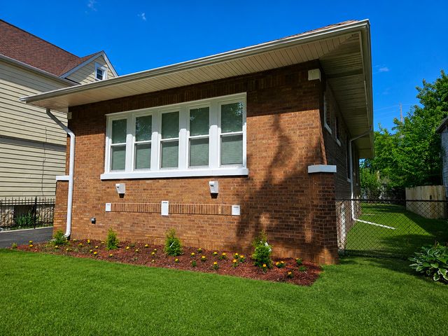 8819 S Carpenter Street, Chicago, IL 60620