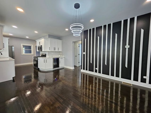 8819 S Carpenter Street, Chicago, IL 60620