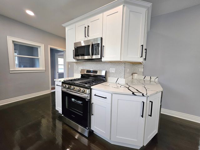 8819 S Carpenter Street, Chicago, IL 60620