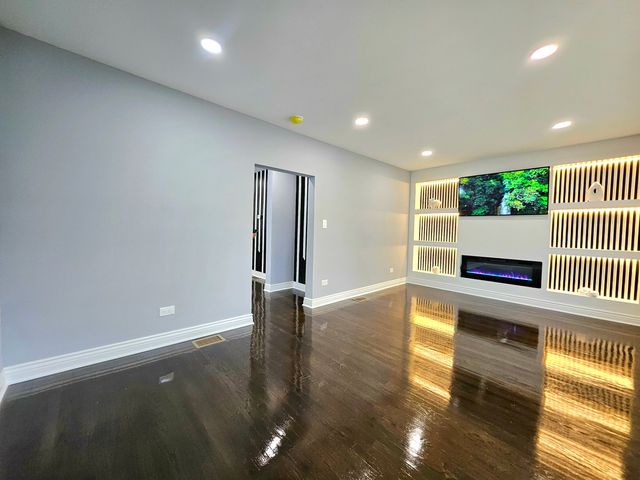 8819 S Carpenter Street, Chicago, IL 60620