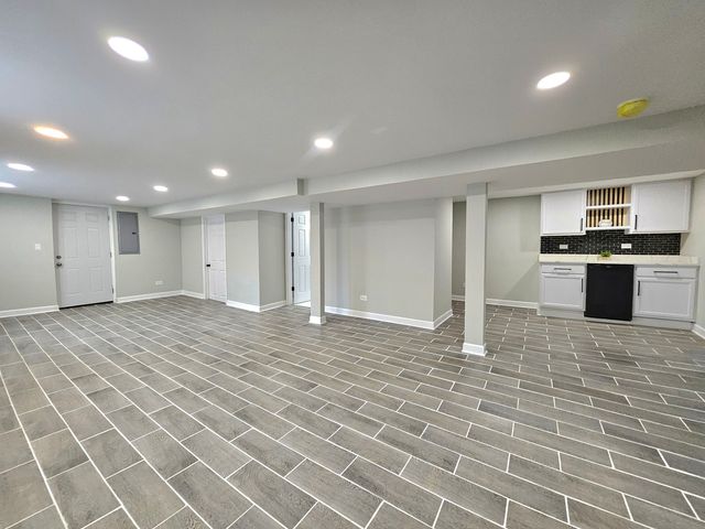 8819 S Carpenter Street, Chicago, IL 60620