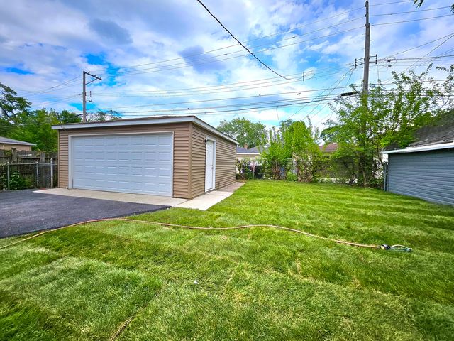 8819 S Carpenter Street, Chicago, IL 60620