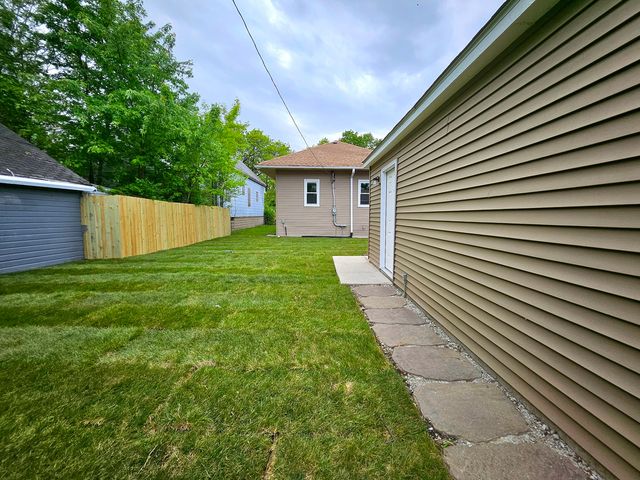 8819 S Carpenter Street, Chicago, IL 60620