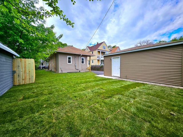 8819 S Carpenter Street, Chicago, IL 60620