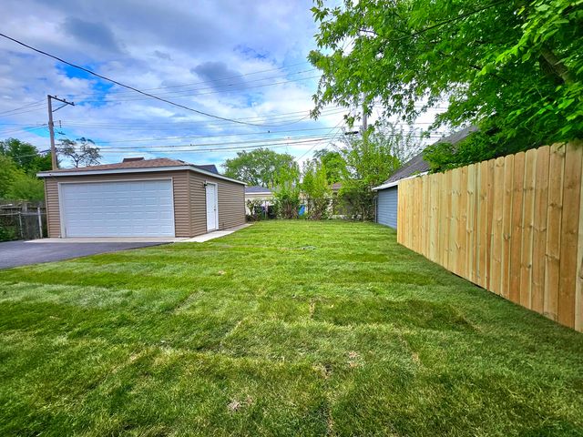 8819 S Carpenter Street, Chicago, IL 60620