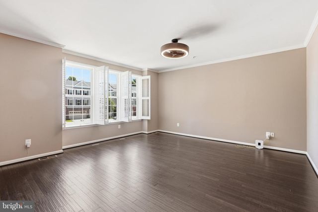 8170 VILLAGGIO, Millersville, MD 21108