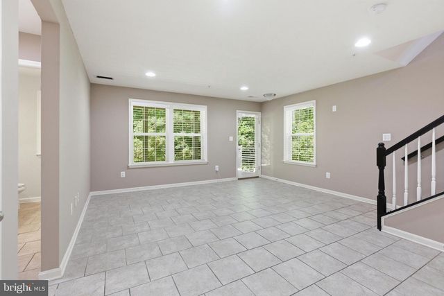 8170 VILLAGGIO, Millersville, MD 21108