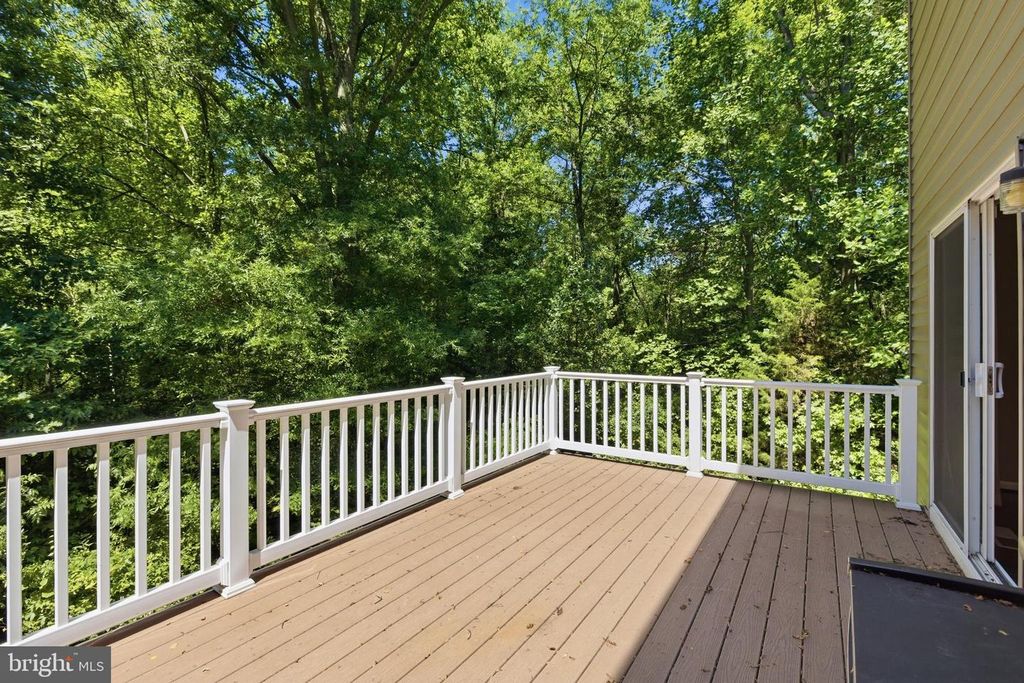 Image 10 of property listing at 8170 VILLAGGIO, Millersville, MD 21108