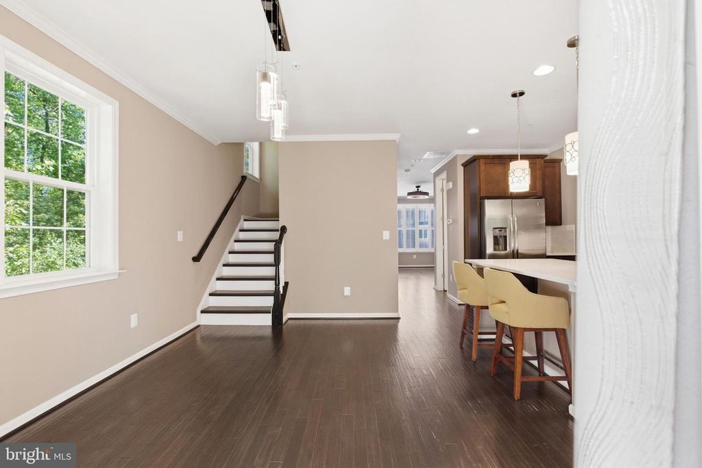 Image 14 of property listing at 8170 VILLAGGIO, Millersville, MD 21108