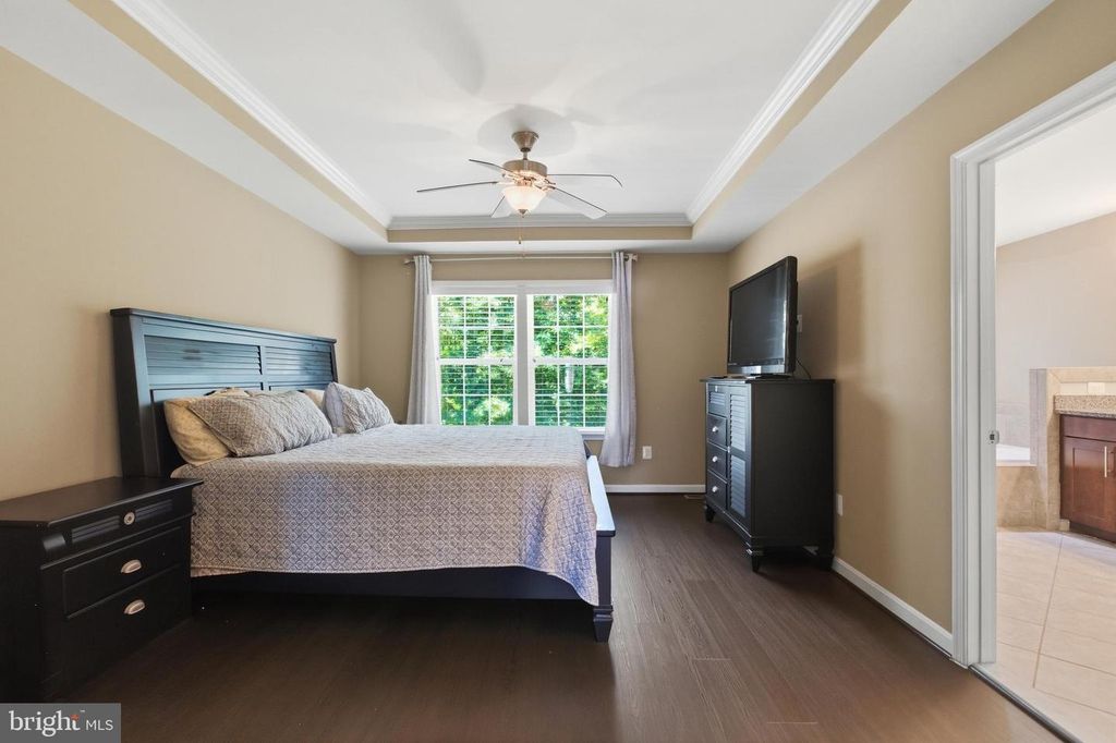 Image 15 of property listing at 8170 VILLAGGIO, Millersville, MD 21108