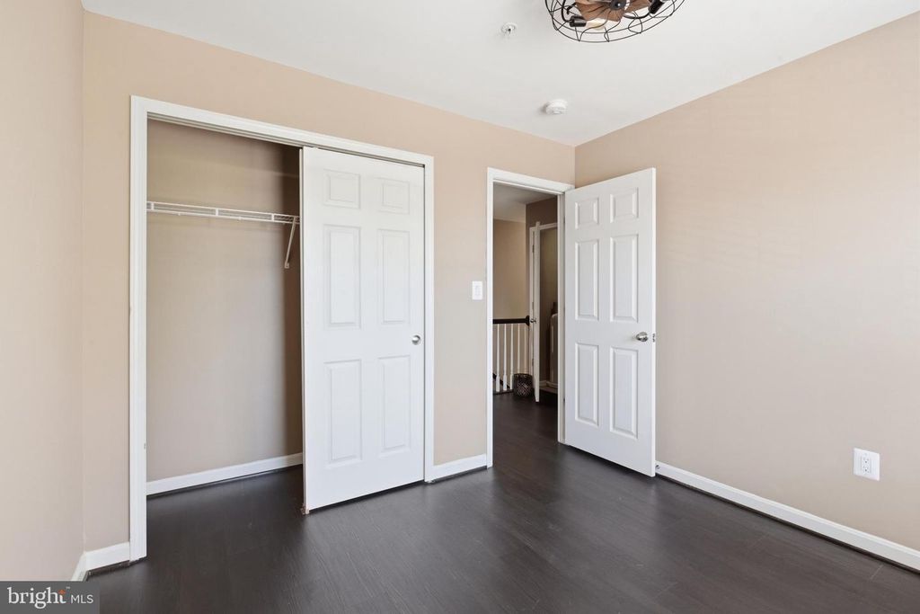 Image 20 of property listing at 8170 VILLAGGIO, Millersville, MD 21108