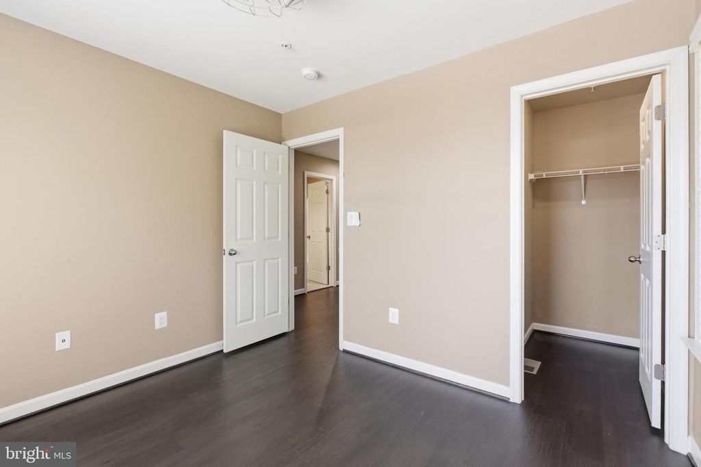 Image 23 of property listing at 8170 VILLAGGIO, Millersville, MD 21108