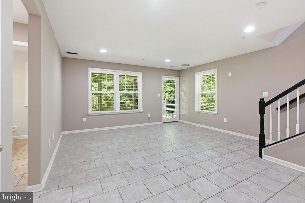 Image 29 of property listing at 8170 VILLAGGIO, Millersville, MD 21108
