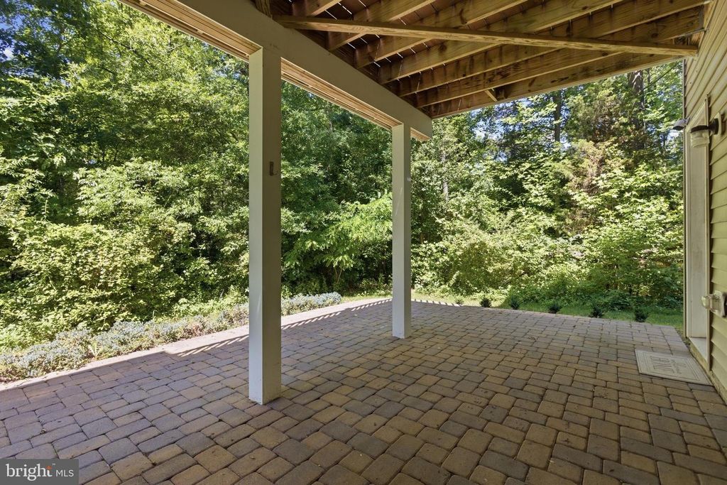 Image 31 of property listing at 8170 VILLAGGIO, Millersville, MD 21108