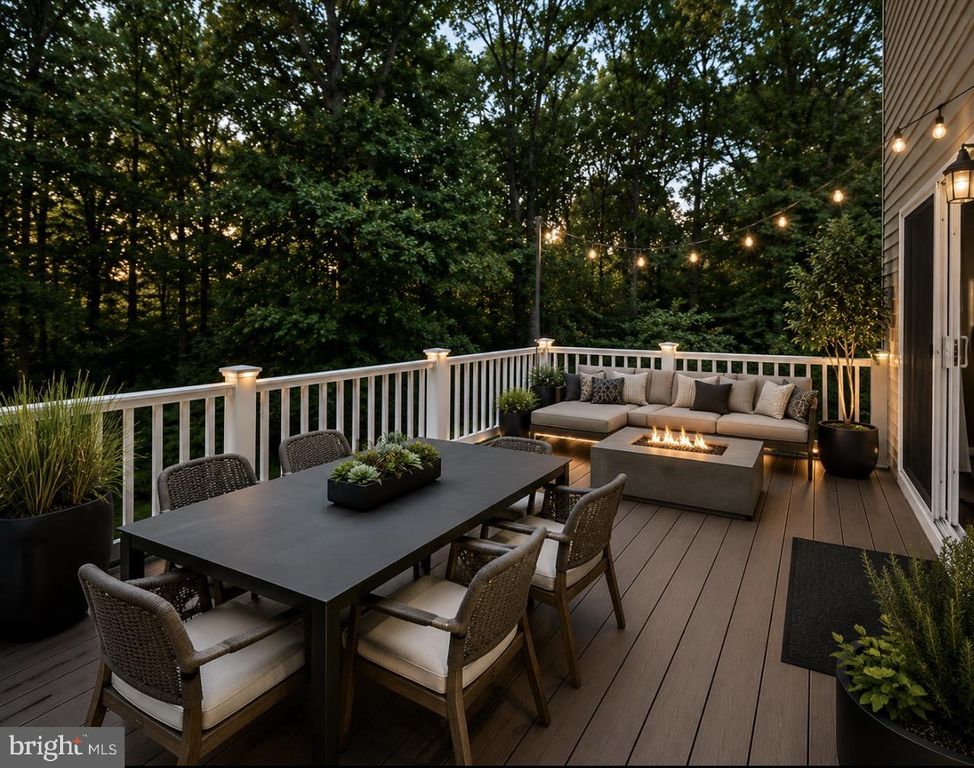 Image 34 of property listing at 8170 VILLAGGIO, Millersville, MD 21108