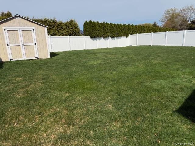 6 Hillview Court, Commack, NY 11725