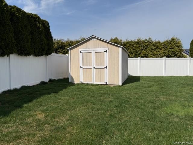 6 Hillview Court, Commack, NY 11725