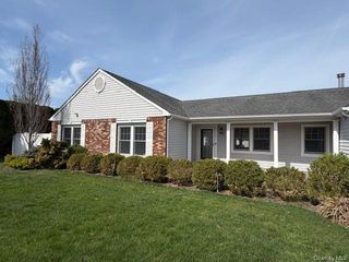 6 Hillview Court, Commack, NY 11725