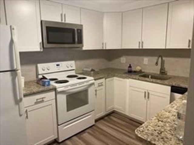 A1 Colonial Drive 5, Andover, MA 01810