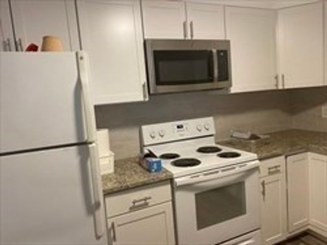 A1 Colonial Drive 5, Andover, MA 01810