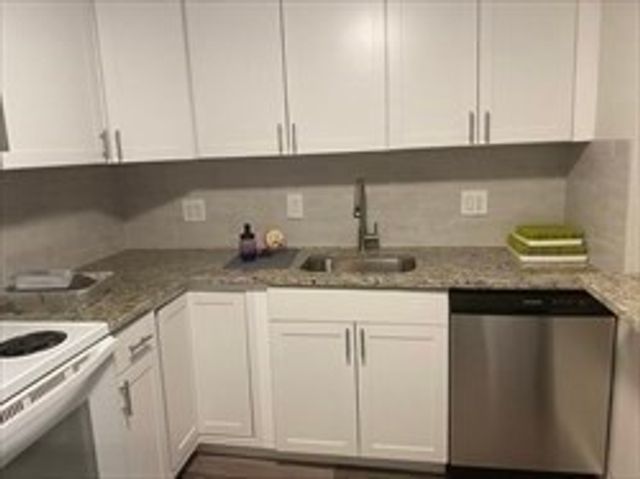 A1 Colonial Drive 5, Andover, MA 01810