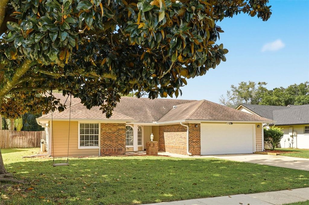 Image 2 of property listing at 248 STERLING ROSE COURT, Apopka, FL 32703