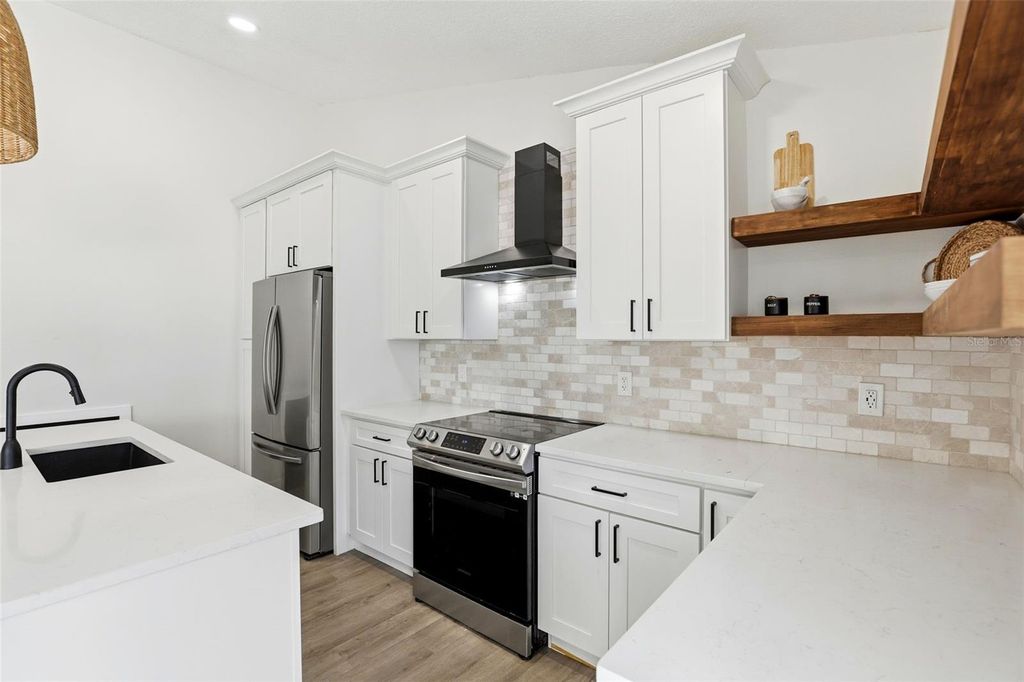 Image 13 of property listing at 248 STERLING ROSE COURT, Apopka, FL 32703