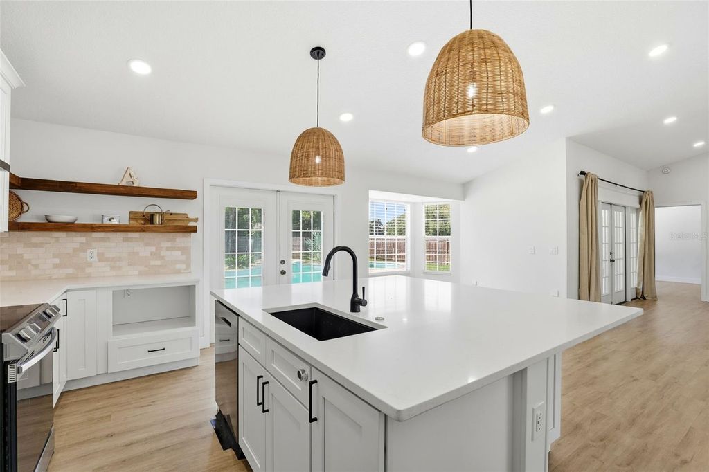 Image 15 of property listing at 248 STERLING ROSE COURT, Apopka, FL 32703