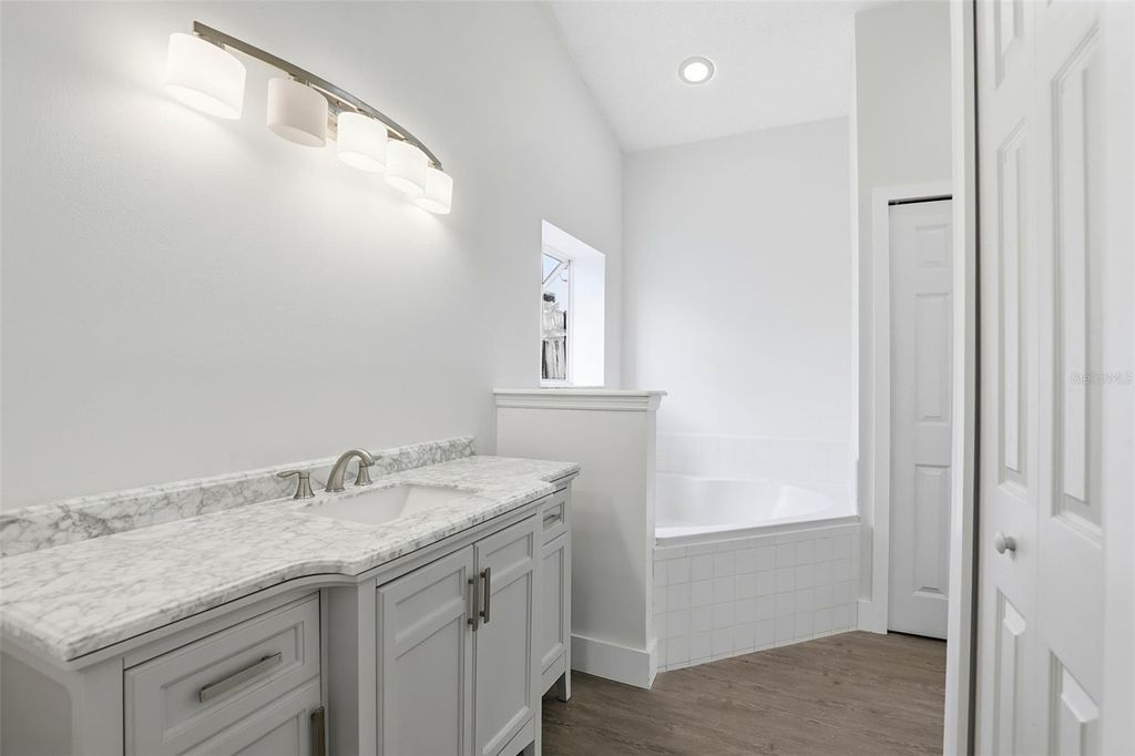 Image 18 of property listing at 248 STERLING ROSE COURT, Apopka, FL 32703