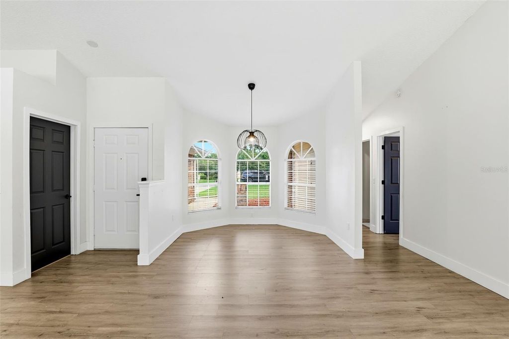 Image 9 of property listing at 248 STERLING ROSE COURT, Apopka, FL 32703