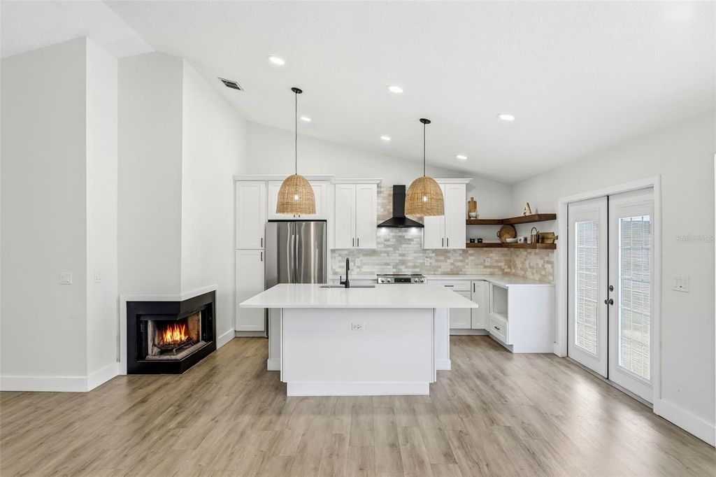 Image 10 of property listing at 248 STERLING ROSE COURT, Apopka, FL 32703