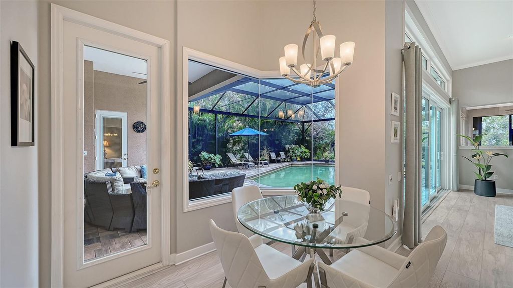 Image 11 of property listing at 7310 CHATSWORTH COURT, University Park, FL 34201