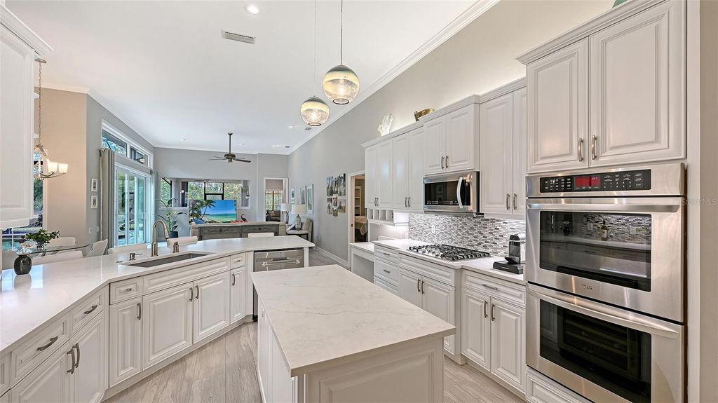 Image 15 of property listing at 7310 CHATSWORTH COURT, University Park, FL 34201