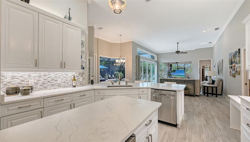 Image 16 of property listing at 7310 CHATSWORTH COURT, University Park, FL 34201