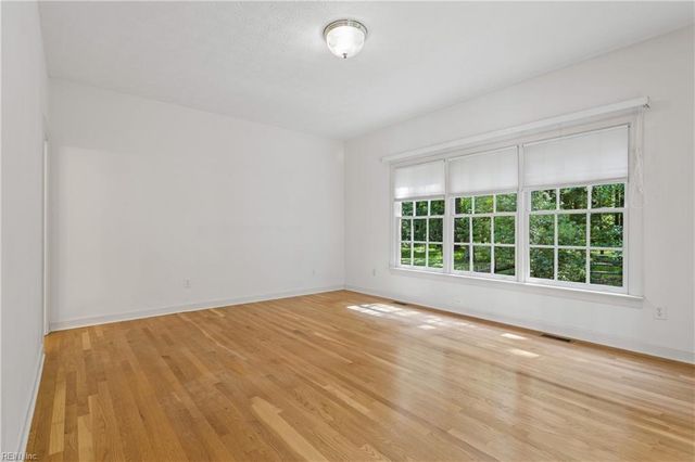 26 Riding PATH, Hampton, VA 23669