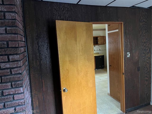 1124 Pine Street, Port Huron, MI 48060