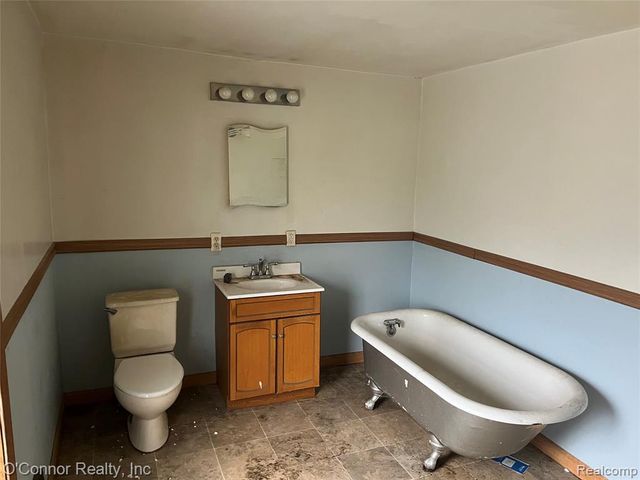 1124 Pine Street, Port Huron, MI 48060