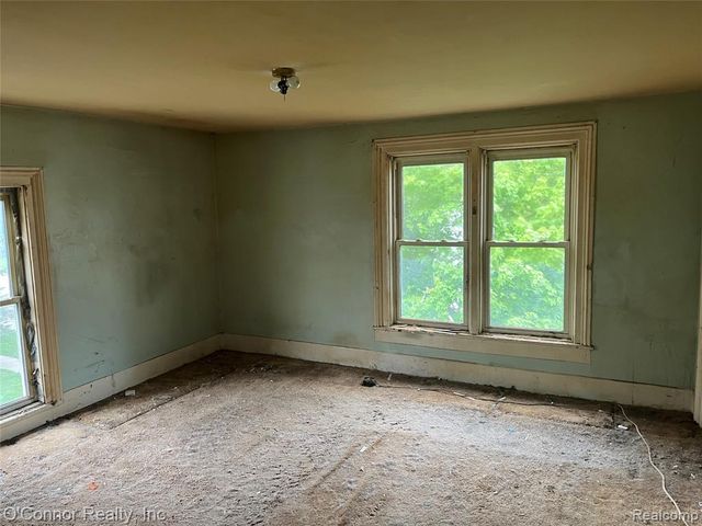 1124 Pine Street, Port Huron, MI 48060